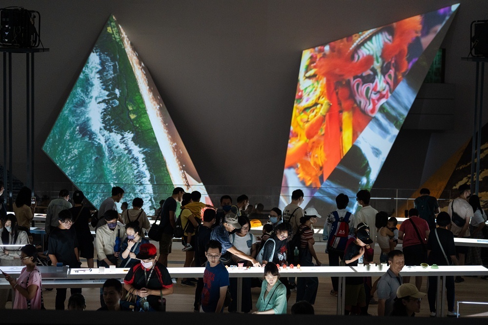 展覽「新北山河陣」透過大型藝術、投影等裝置震撼演繹新北壯闊山河，視聽效果十分震撼。